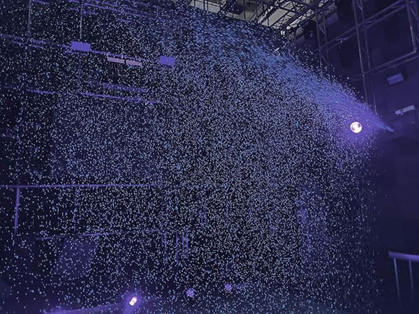 雪　スノーマシン